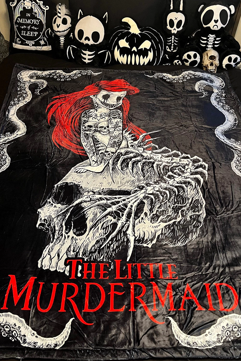 The Little Murdermaid Throw Blanket 5 The Little Murdermaid Throw Blanket - Image 3