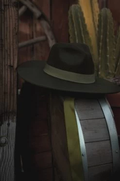 Veiled Hat [OLIVE GREEN] -Alchemy Store olive green hat