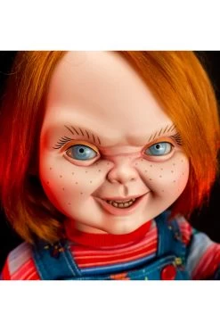 TRICK OR TREAT STUDIOS Ultimate Chucky Doll [Lifesize 29"] -Alchemy Store uc glamourshot4