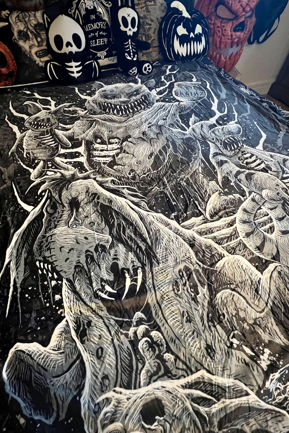 Winnie The Pooh's Bloody Honey Throw Blanket 7 Winnie The Pooh's Bloody Honey Throw Blanket - Image 5