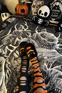 Winnie The Pooh's Bloody Honey Throw Blanket 14 Winnie The Pooh's Bloody Honey Throw Blanket -Alchemy Store winnie the pooh blanket 06